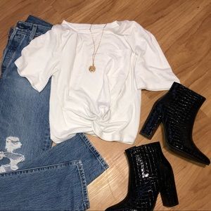 Wilfred Free Knot Crop Top Aritzia